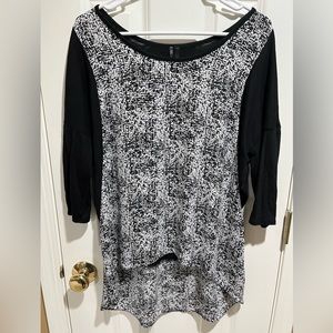 Maurices Women’s Size L Black and White Top